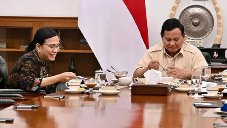 Dikabarkan Mundur dari Menteri Keuangan, Sri Mulyani Senyum